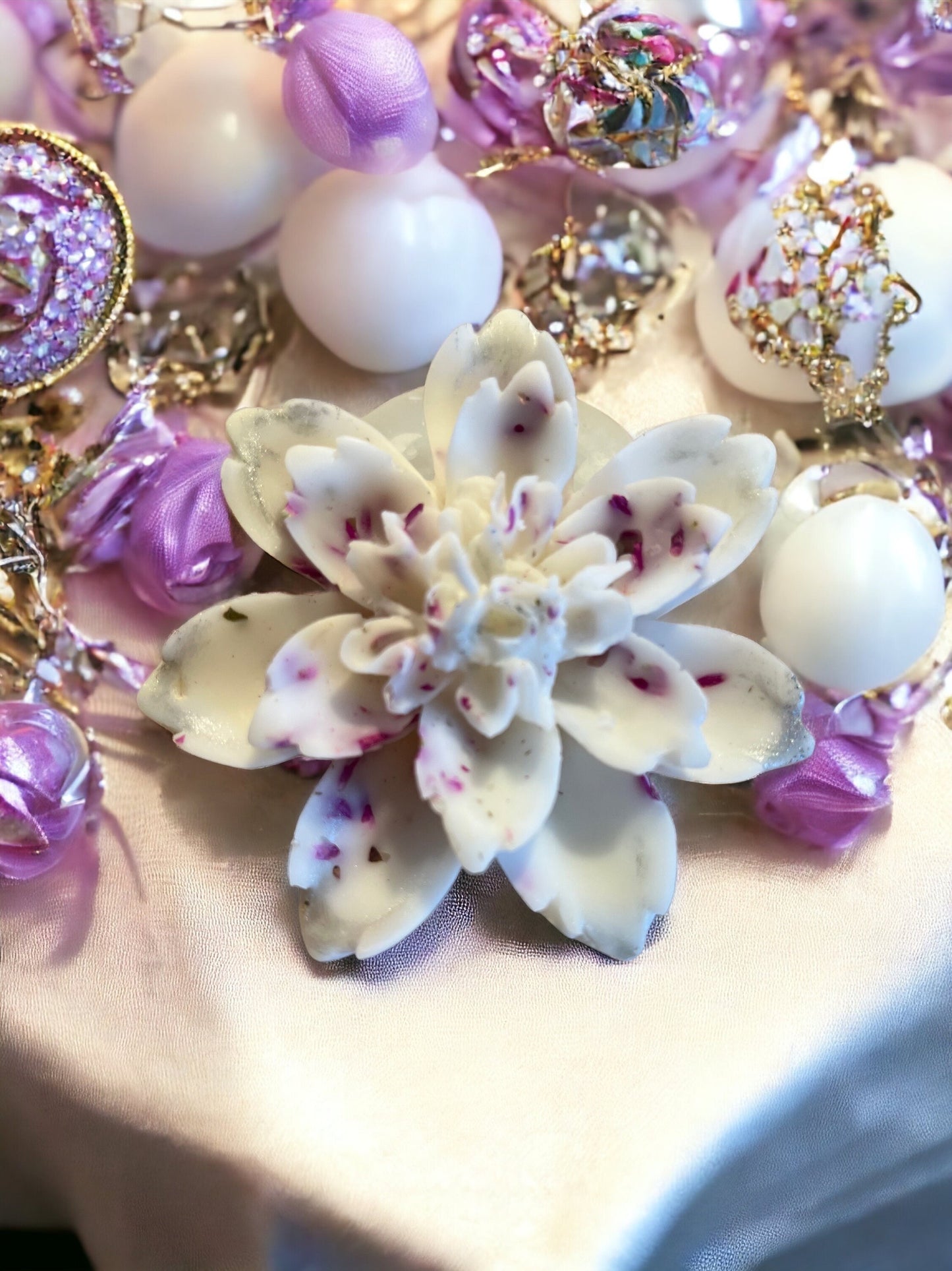 Dahlia Flower Soy Candles with Dried Flowers: Wedding Favors, Set of 20.