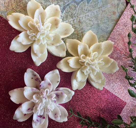 Dahlia Flower Soy Candles with Dried Flowers: Wedding Favors, Set of 20.
