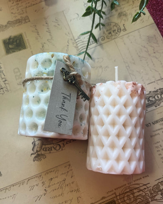 Rustic Honeycomb Candle Set with Dried Flowers and Mica